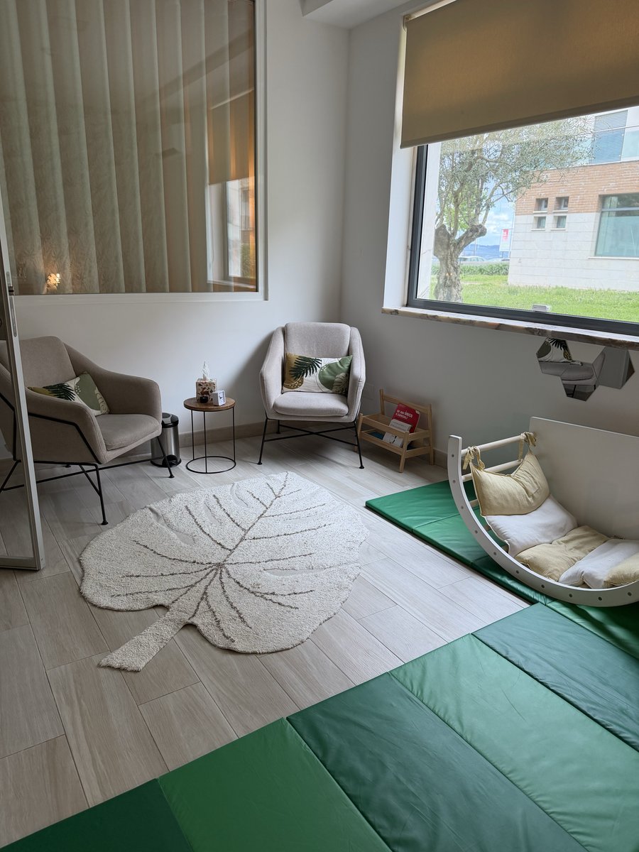 Sala de leitura com baloiço
